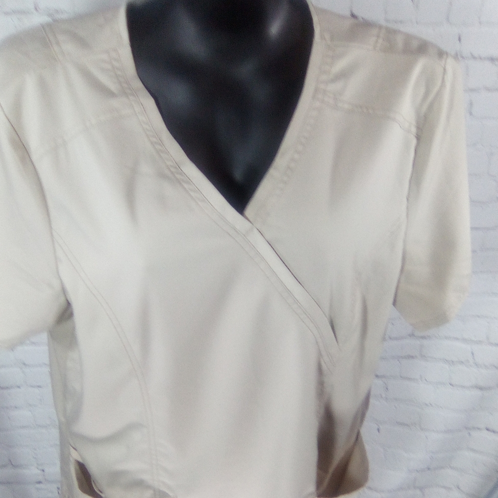 CHEROKEE work wear scrub top.